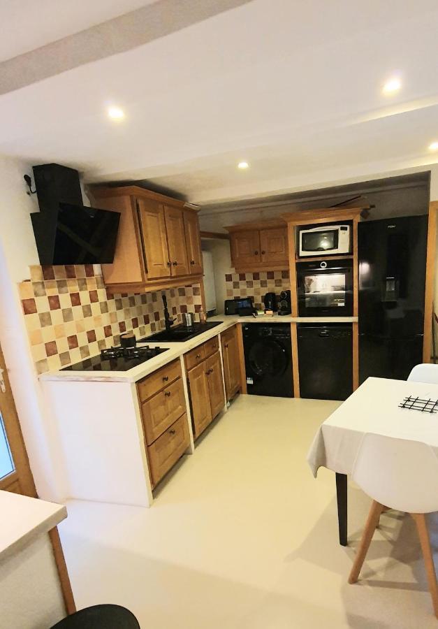 Le P'Tit Coin Apartment Mondragon Екстериор снимка